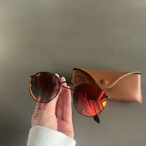 Ray-Ban Round Sunglasses with Red Lenses and Brown Case